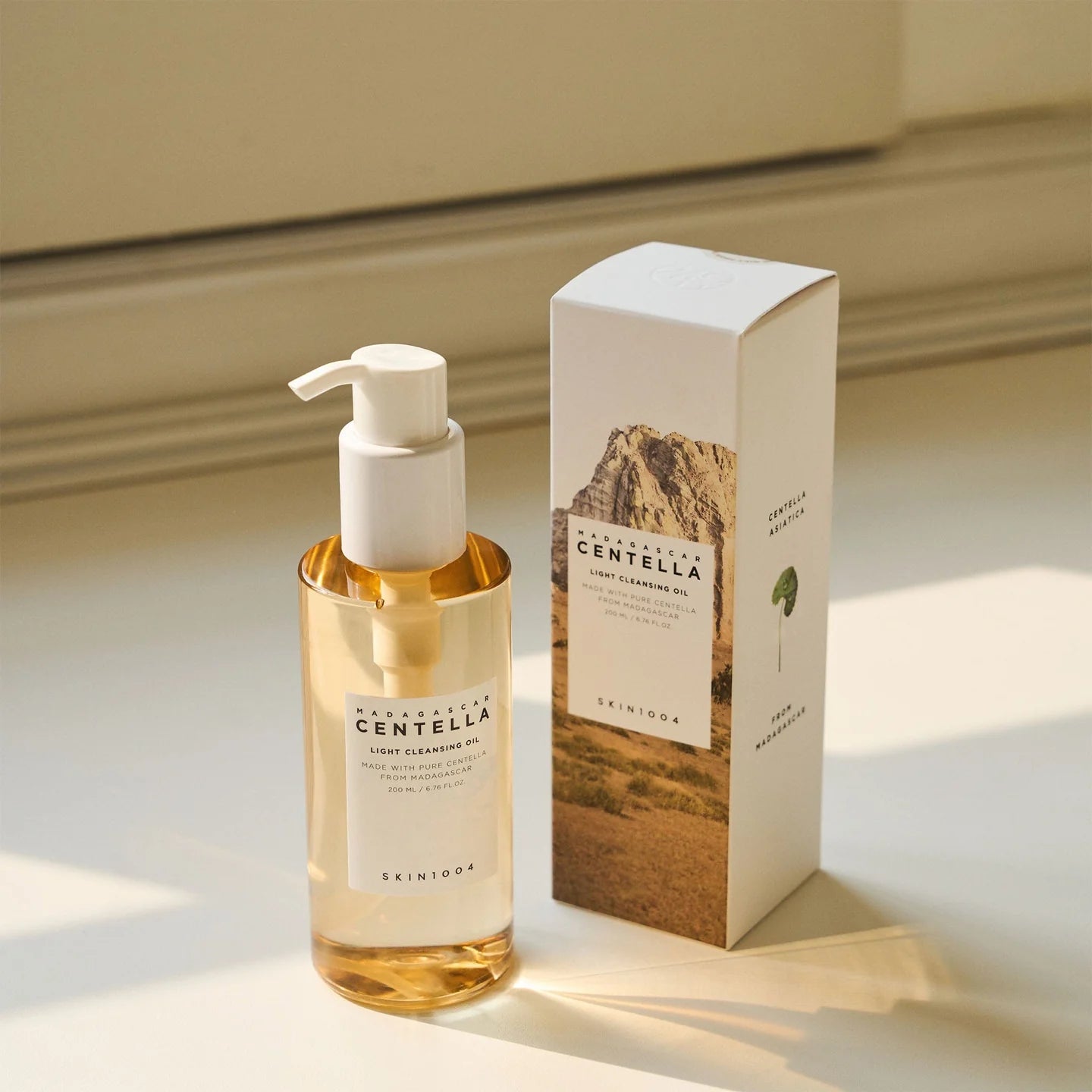 SKIN1004 Madagascar Centella Light Cleansing Oil Face Cleanser 200ml